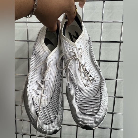 Nike ZoomX Vaporfly Next% 2 White Metallic Silver CU4111-100 Mens size 11 - Picture 7 of 10